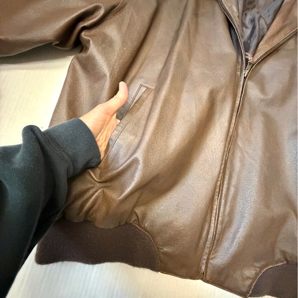 Burk’s Bay Oversized Brown Leather Bomber Jacket - Picture 10 of 17